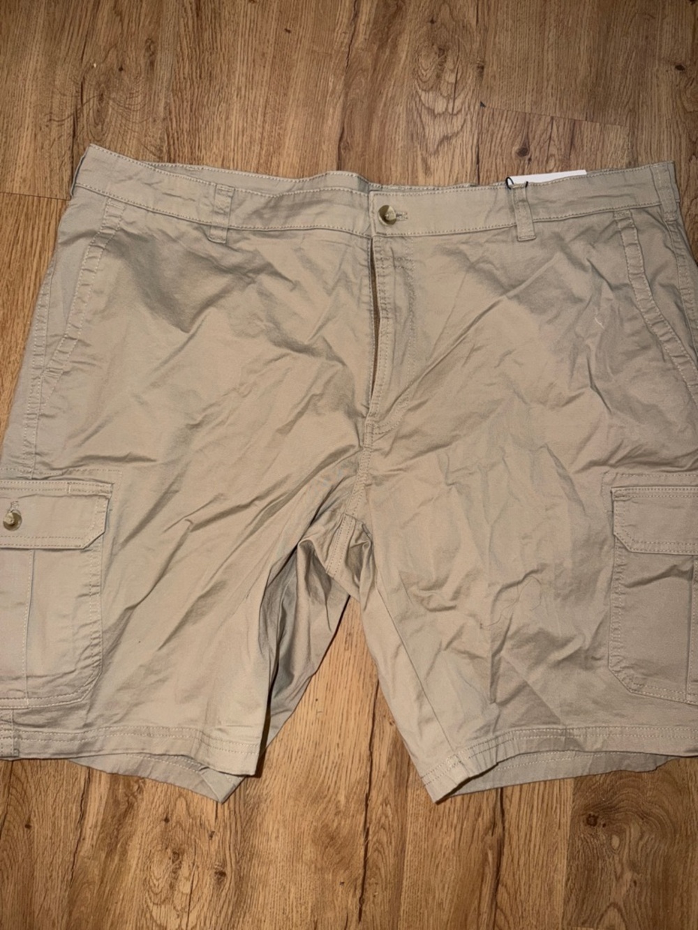 Jos. A. Bank Men's Cargo Shorts in Light Khaki size 42